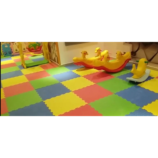 4 حبه ارضيات فوم بأربعة الوان سماكة 2.5 سم  مقاس القطعة 60*60*2.5م 