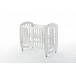 سرير أطفال أبيض 3 في 1 وسط مقاس السرير 105*71*97  مقاس المرتبة المقترح 90-100*60