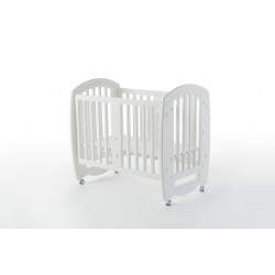 سرير أطفال أبيض 3 في 1 وسط مقاس السرير 105*71*97  مقاس المرتبة المقترح 90-100*60