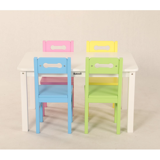 طاولة مستطيلة مع 4 كراسي ملونة