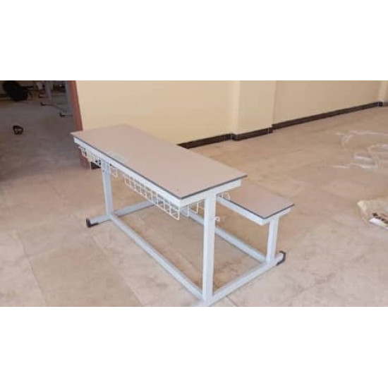 طاولة طالب مزدوجة بهيكل حديد وسطح فينوليك مقاس 120 سم